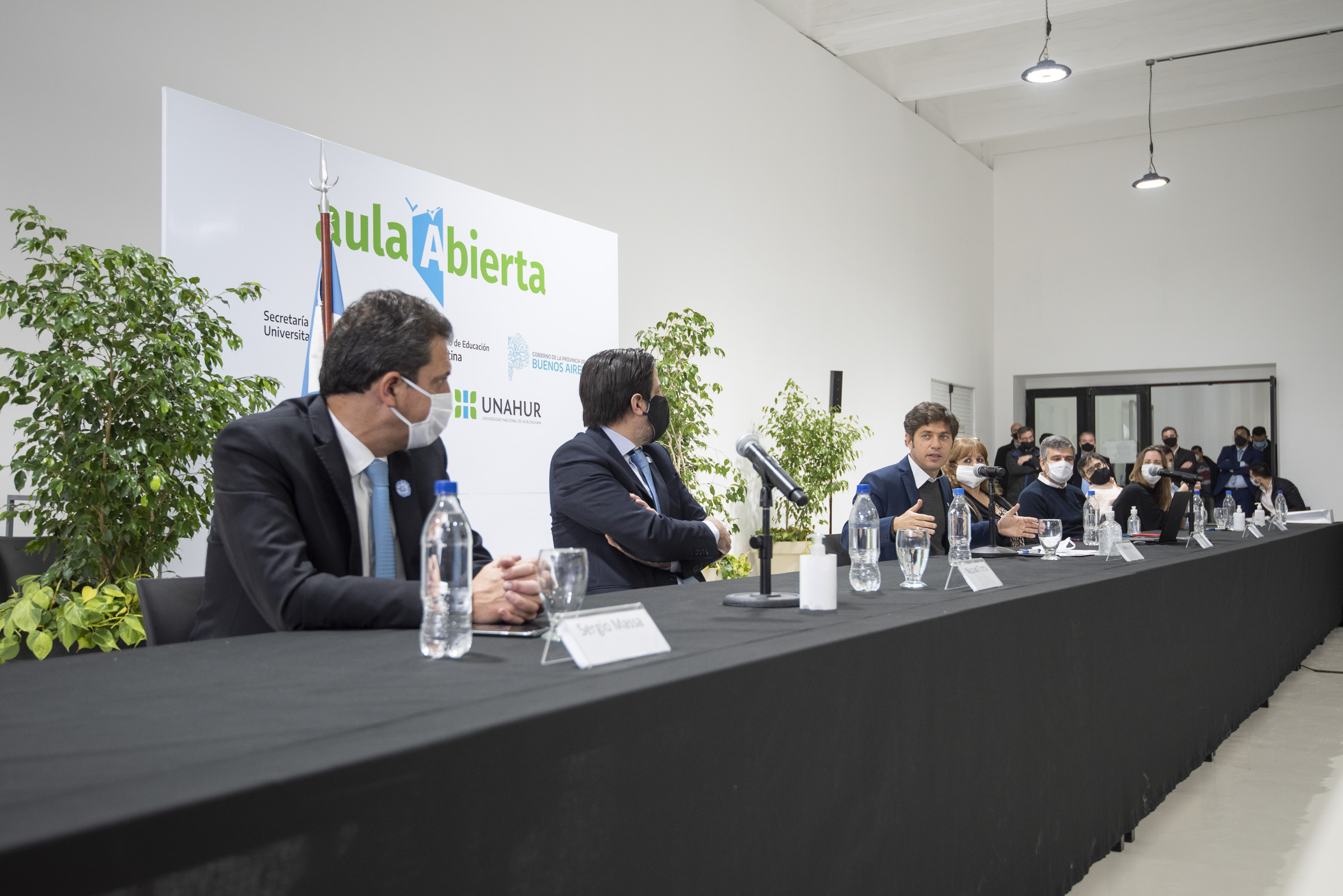 Kicillof en Hurlingham junto a Massa, Máximo y el ministro de Educación