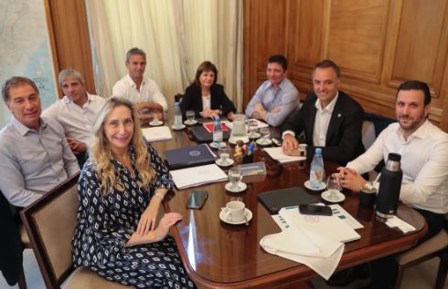 La mesa política se reunió en Casa Rosada: incorporarán la Ley Penal Juvenil a extraordinarias