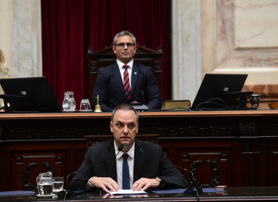 Adorni se defendió: 