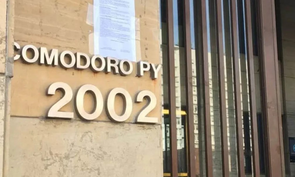 La Justicia filtra que no creyeron las explicaciones mediáticas de Adorni y que los números “no le cierran”