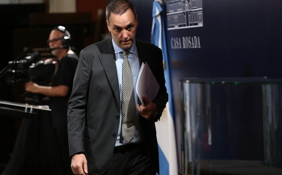 Adorni presentó ante la Justicia su descargo por el crecimiento de su patrimonio y volvió a apelar a los bitcoins
