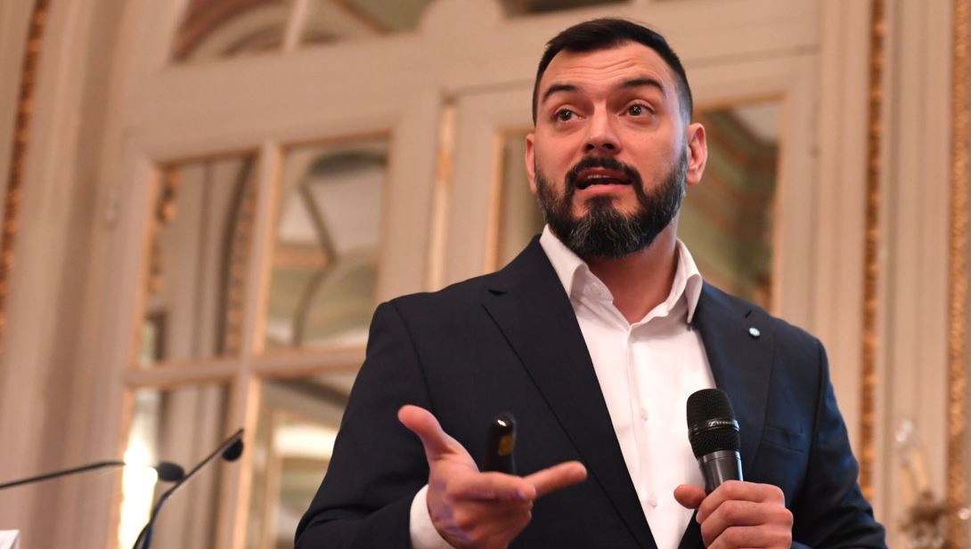 Álvarez Agis: 