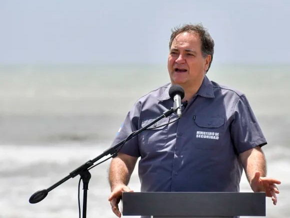Javier Alonso cruzó a Jorge Macri por su propuesta de 