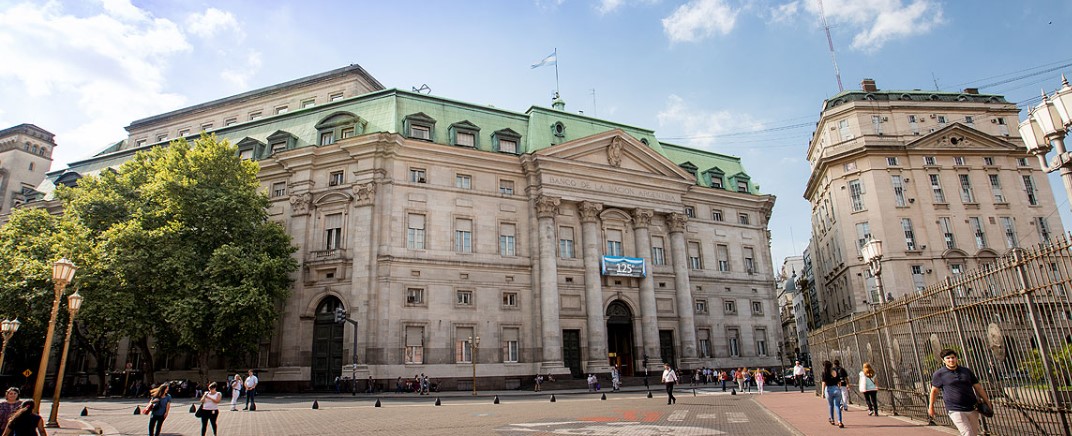 Banco Nación otorgó más de 1.100 créditos hipotecarios a personas expuestas políticamente durante la era Milei