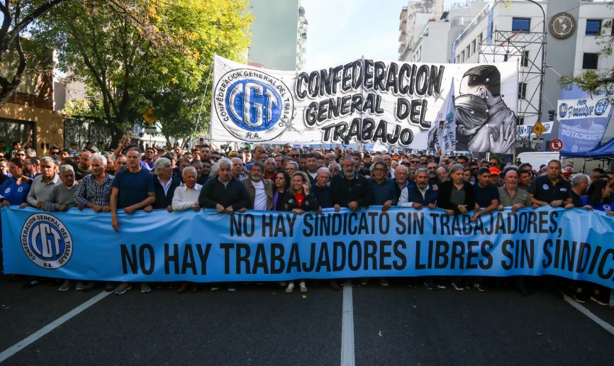 La CGT salió a la calle en la previa del Día del Trabajador contra la reforma laboral