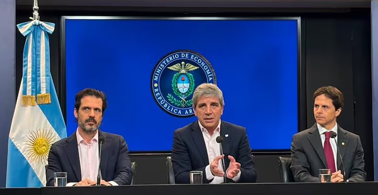 Caputo anunció créditos hipotecarios para 18 mil personas y habló de “justicia social”