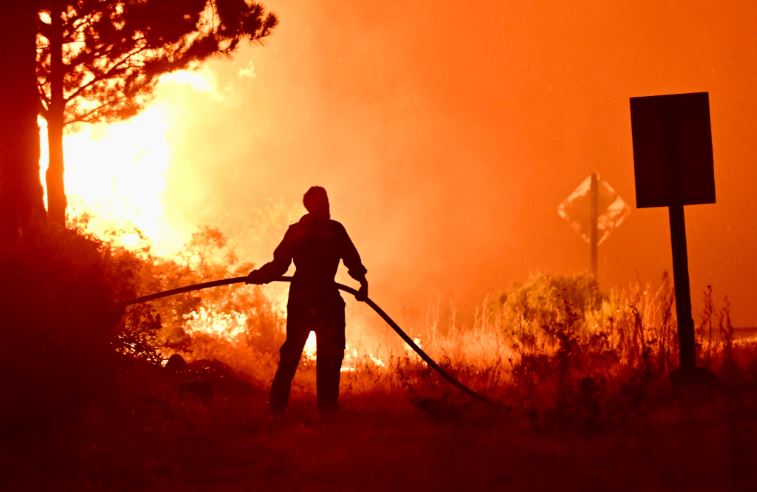 Torres: “La lluvia ayudó, pero no hay que relajarse” y alertó por focos activos cerca de viviendas