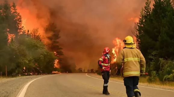 Incendios en Chubut: el Gobierno aseguró que 22 de los 32 focos están 