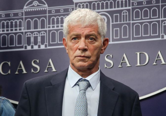 Cúneo Libarona anunció el cierre de 13 programas 