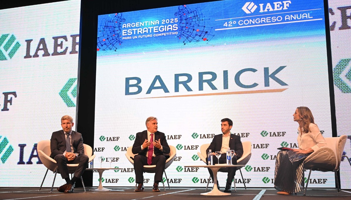 Frigerio expuso en el Congreso del IAEF sobre estrategias para la competitividad y el alivio al sector productivo