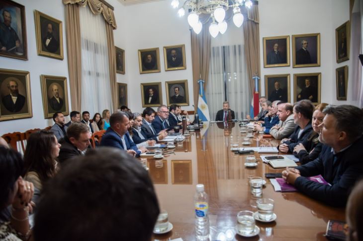 Con una agenda que incluyó obras, gestión y reforma jubilatoria, Frigerio presidió una nueva reunión de gabinete