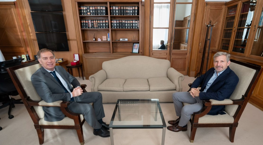 Santilli salió a buscar apoyos para la reforma electoral y recibió a Frigerio 