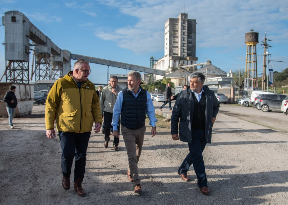 Frigerio recorrió el puerto de Diamante y destacó el potencial portuario de Entre Ríos
