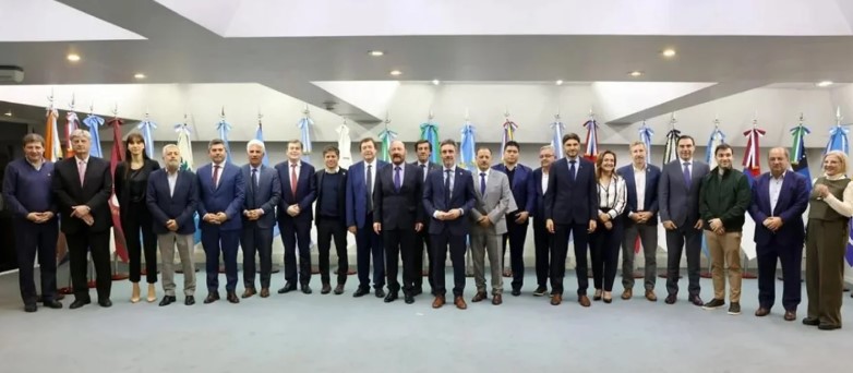 Gobernadores se reunirán en el CFI preocupados por el derrumbe de la coparticipación federal