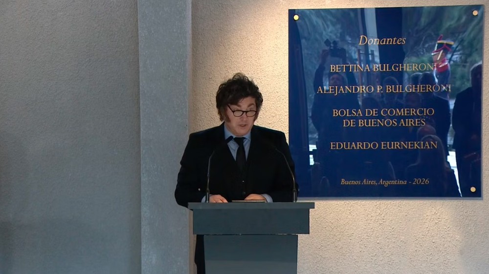 Milei inauguró un nuevo museo del Regimiento de Granaderos a Caballo y pidió al Congreso aprobar las leyes de Malvinas
