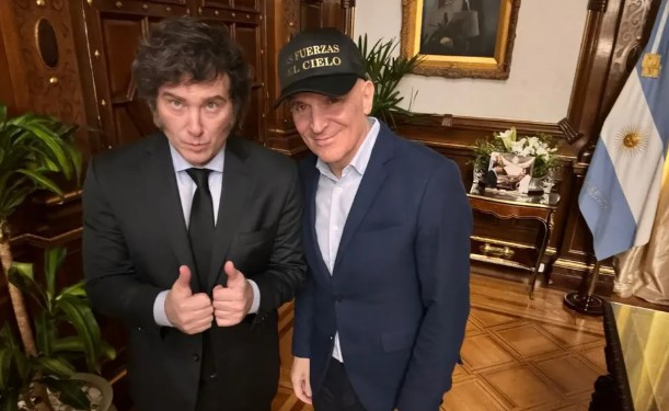 Milei bajó a Espert y quiere Santilli encabece la lista en Provincia