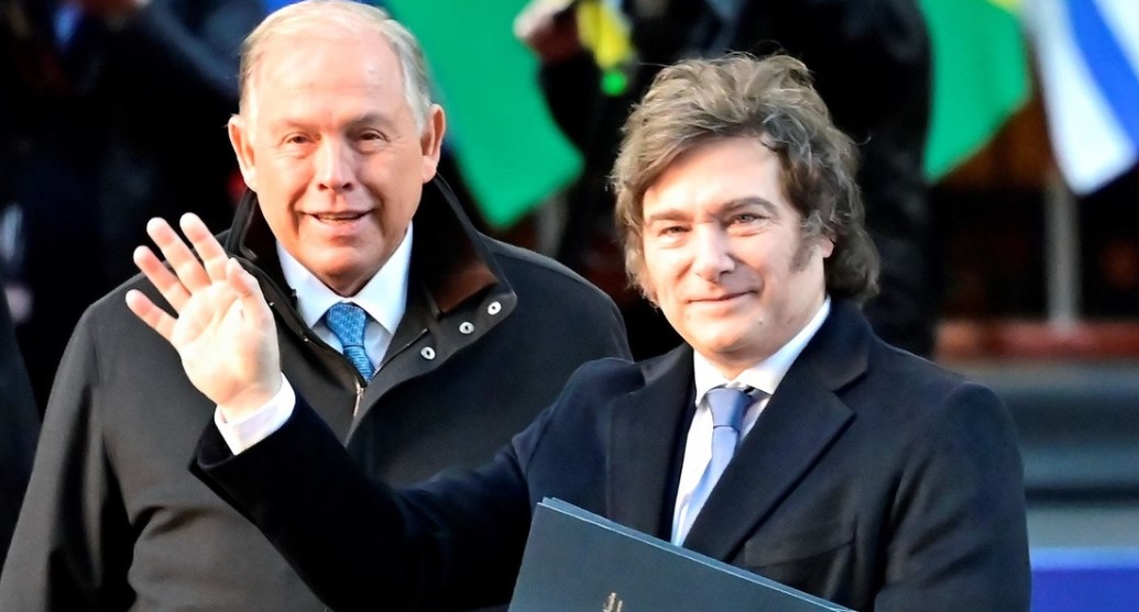 En medio de las tensiones con Santiago Caputo, Gerardo Werthein le presentó la renuncia a Javier Milei