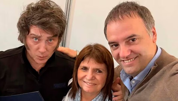 Crece el malestar en el Gobierno luego del cruce entre Milei y Bullrich por la situación de Adorni