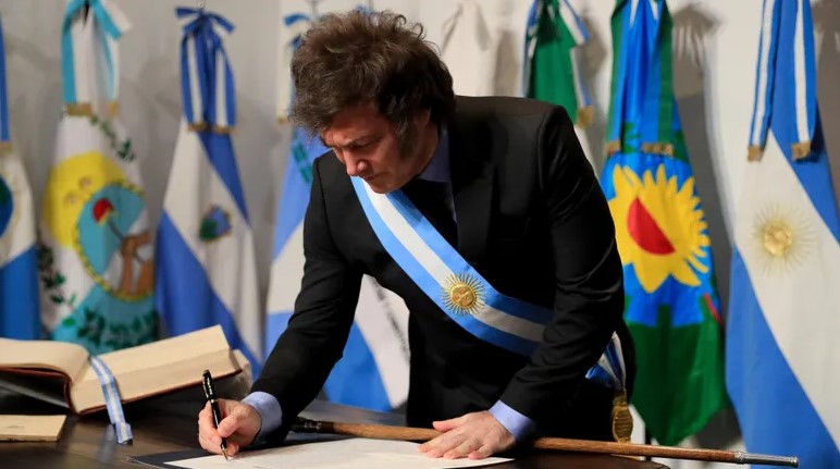 El Gobierno vetó la Ley de los ATN, impulsada por todos los gobernadores