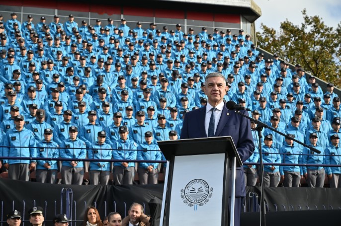 La Ciudad suma 650 policías y Jorge Macri advierte: “Si del otro lado reina el caos, vamos a ser un muro contra la barbarie”
