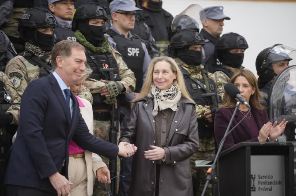 Karina Milei encabezó el traslado de presos de Devoto a Marcos Paz