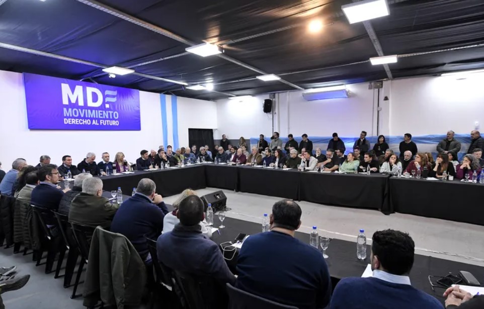 Kicillof recibe a los intendentes que quieren romper con el kirchnerismo