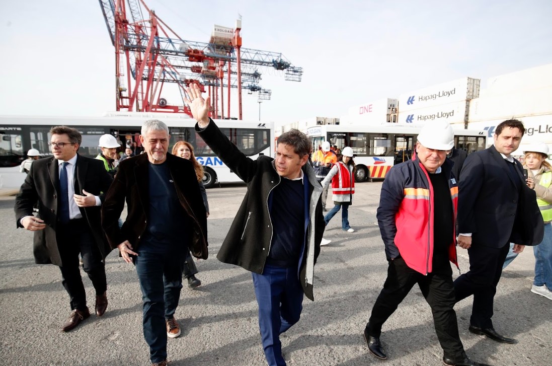 Kicillof y Ferraresi encabezaron el inicio de las obras de ampliación del muelle en el Puerto de Dock Sud