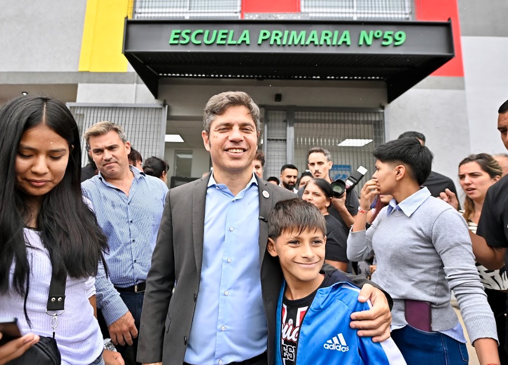 Kicillof dio inicio al ciclo lectivo del nivel secundario en una Escuela Técnica de Avellaneda