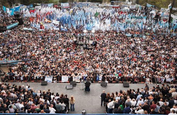 Kicillof: “Cuenten conmigo para que el año que viene la Argentina tenga una alternativa que termine con este modelo y empiece una etapa distinta”