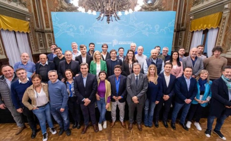 Kicillof recibe en La Plata a los intendentes, que llegan con una lista de reclamos