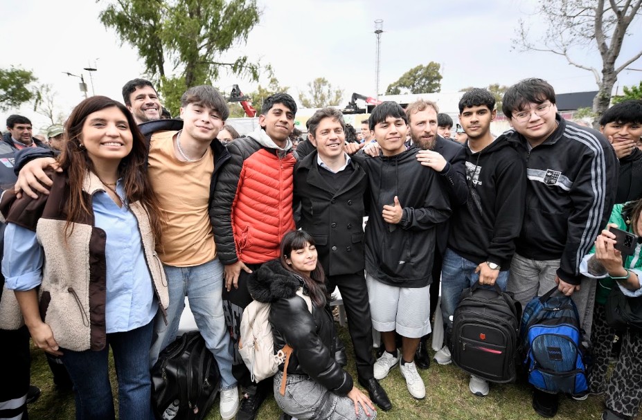 Kicillof encabezó la presentación del programa “Empleo Verde Joven” en Lomás de Zamora