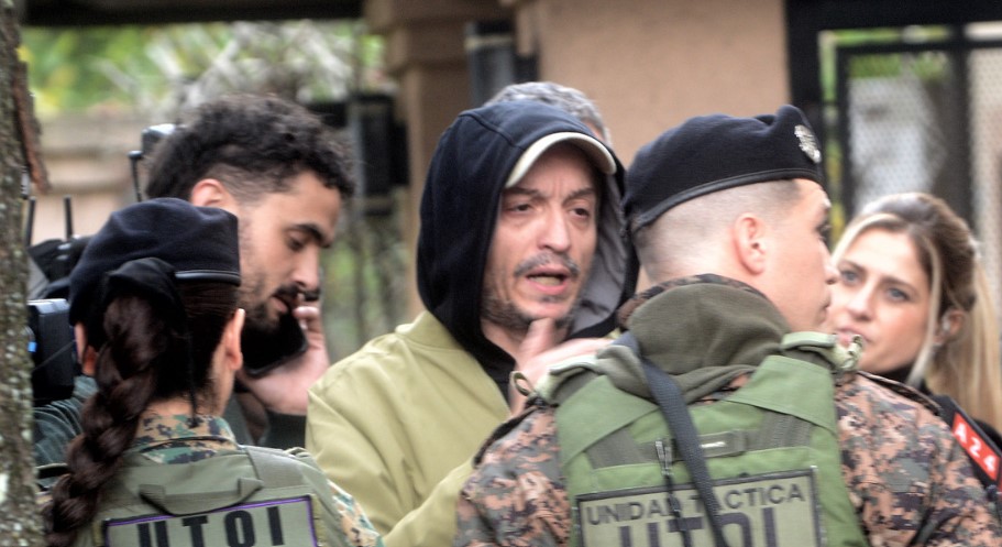 Muerte del Indio Solari: Máximo Kirchner llegó a la casa del mítico líder de Los Redondos en Parque Leloir