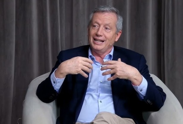 Emilio Monzó mueve piezas detrás de los nombres de Jorge Brito y Daniel Hadad para 2027