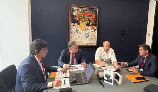 Orrego presentó en Londres la emisión de bonos ante inversores internacionales de primer nivel