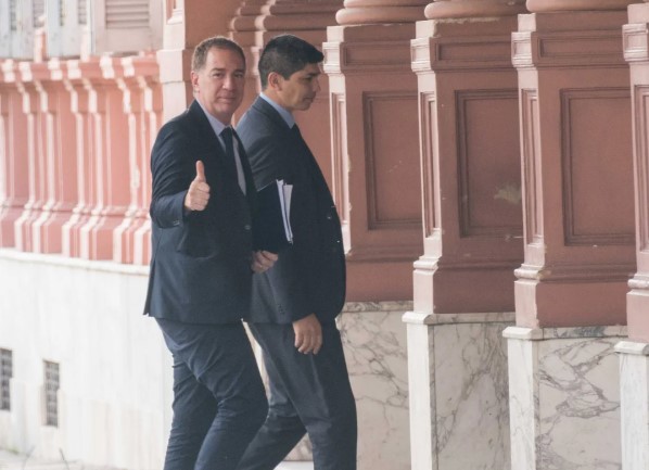 Santilli dijo que Adorni estaba “anímicamente destruido” y que el gobierno de Milei es el más reformista de la historia