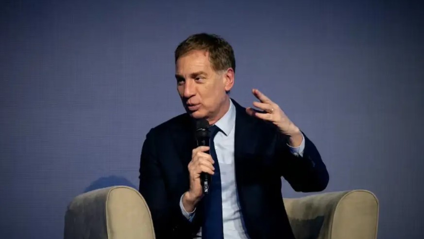 Santilli justificó la salida de Flávio Bolsonaro desde la Argentina: “No tenía impedimentos de Interpol”