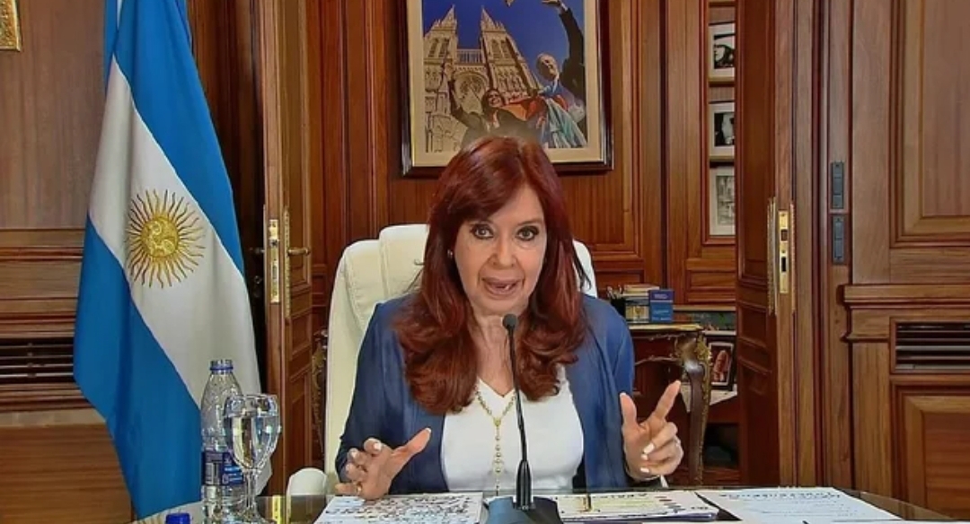 CFK acusó a Milei de