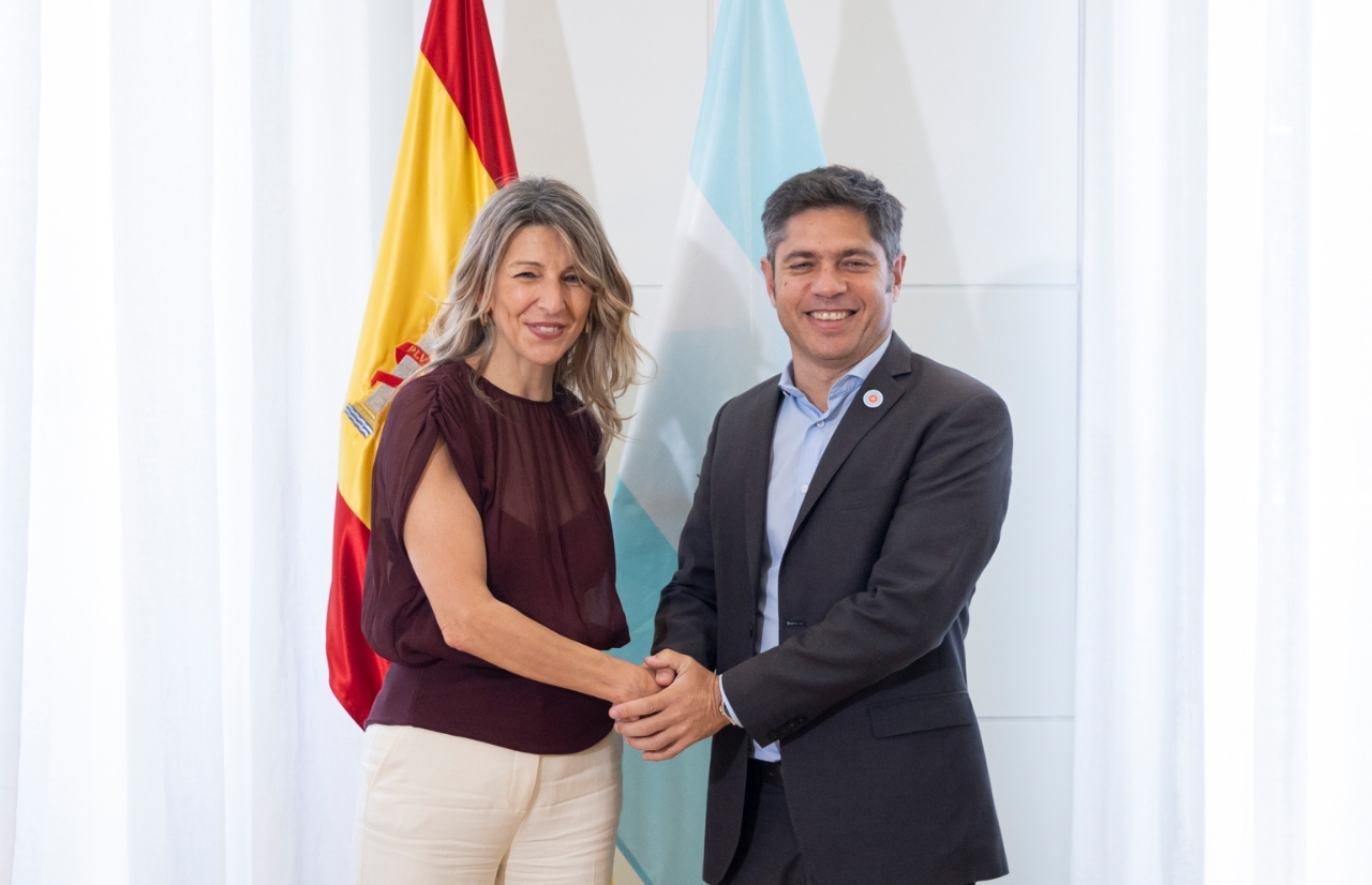 En Madrid, Kicillof se reunió con la vicepresidenta Yolanda Díaz y mantuvo un encuentro con empresarios