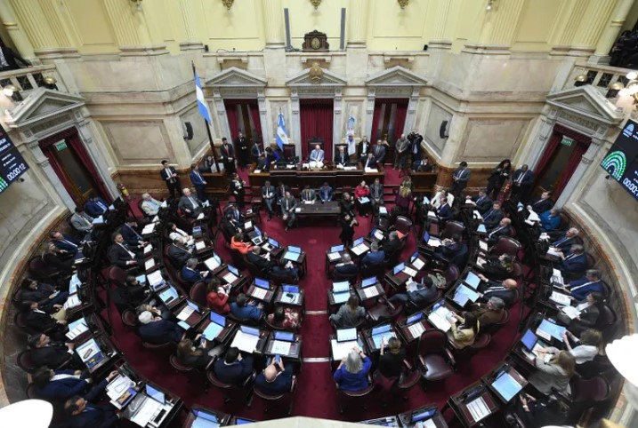 Se cayó la sesión en el Senado en la que la oposición buscaba la interpelación a Manuel Adorni