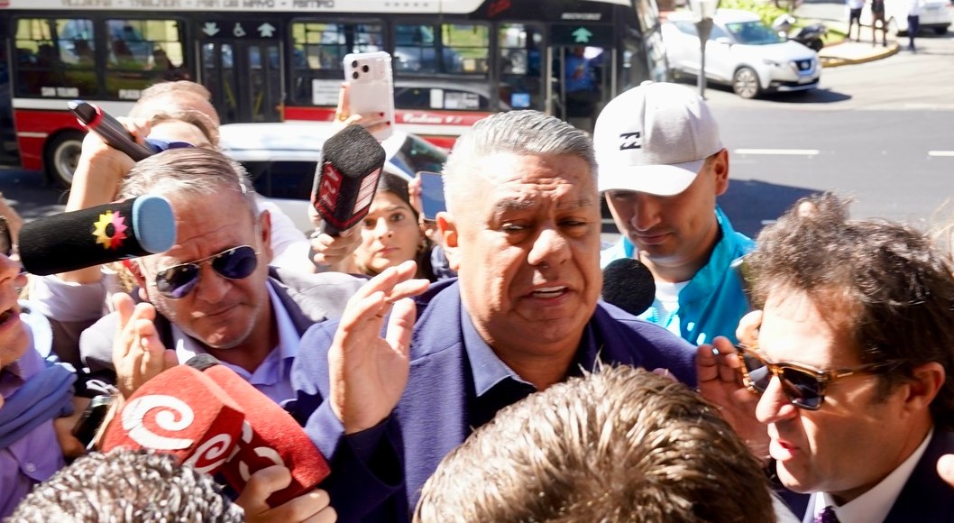 “Chiqui” Tapia se presentó en la Justicia, dejó un escrito y se negó a responder preguntas en la causa por la retención de aportes de la AFA