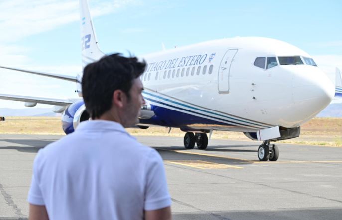 Torres recibió el avión hidrante más grande de Latinoamérica para reforzar el combate de incendios en la Cordillera.