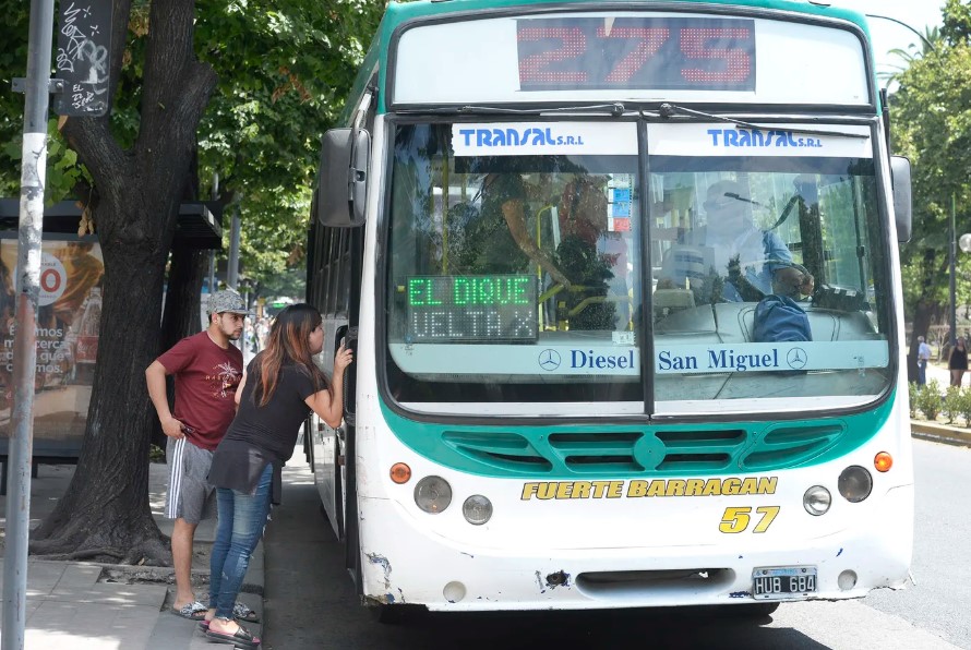 La Provincia dispuso que en elecciones se pueda viajar gratis en micro para ir a votar