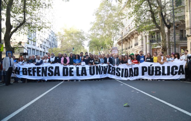 El Gobierno prepara una nueva oferta para intentar cerrar el conflicto con las universidades nacionales
