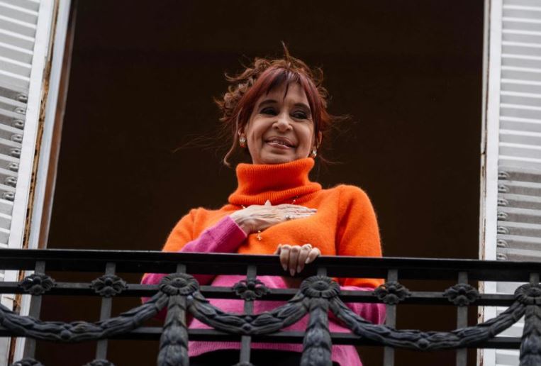 Cristina sigue internada por una complicación intestinal post operación