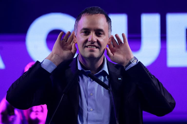 La Justicia confirmó que Manuel Adorni viajó a Aruba junto a toda su familia en diciembre de 2024