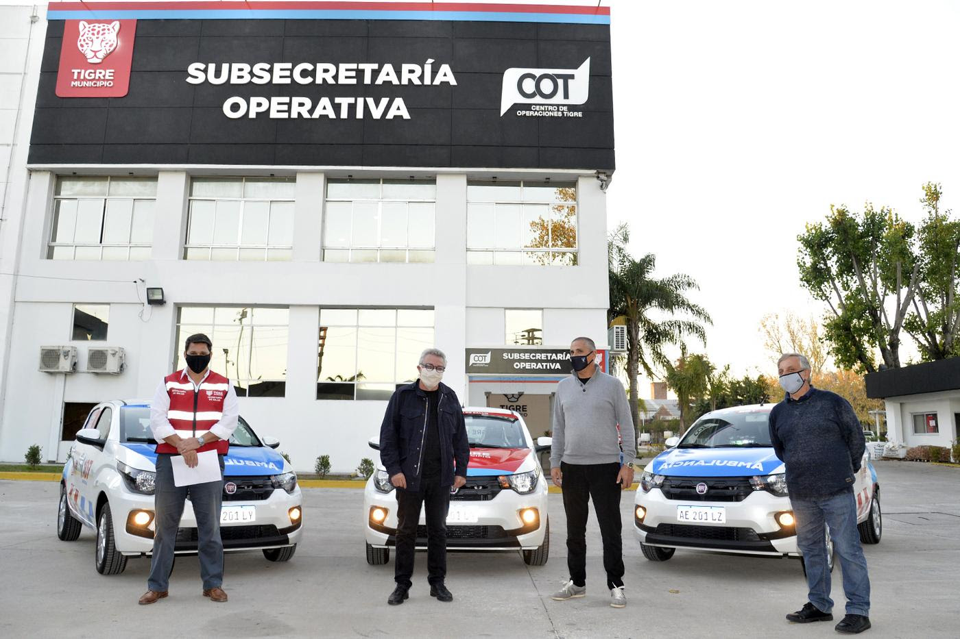 Julio Zamora presentó nuevos móviles para el sistema de salud de Tigre